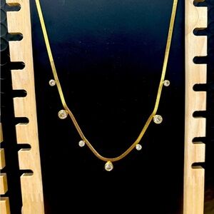 COPY - COPY - Elegant Gold Necklace with Crystal Accents